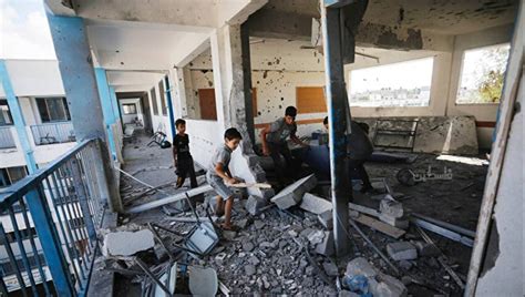 İsrail bu kez de sivillerin sığındığı BM’ye ait okulu vurdu